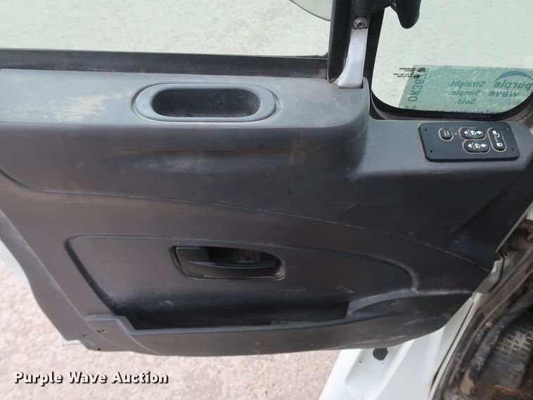 image for item DK3675 2012 International TranStar 8600  semi truck