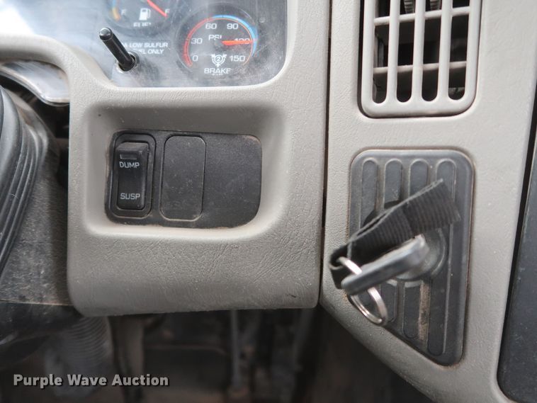 image for item DK3675 2012 International TranStar 8600  semi truck