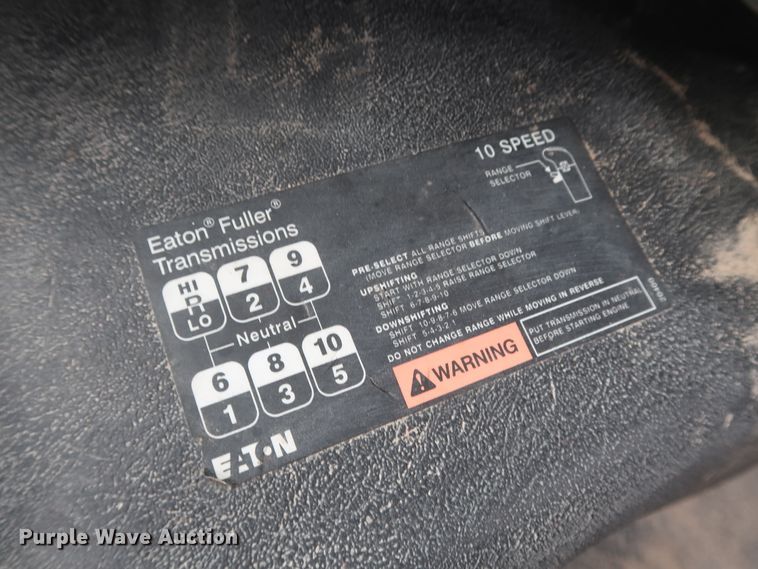 image for item DK3675 2012 International TranStar 8600  semi truck