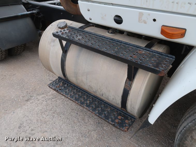 image for item DK3675 2012 International TranStar 8600  semi truck