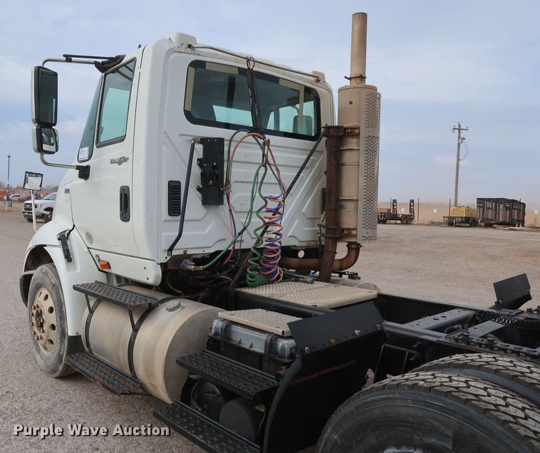 image for item DK3675 2012 International TranStar 8600  semi truck