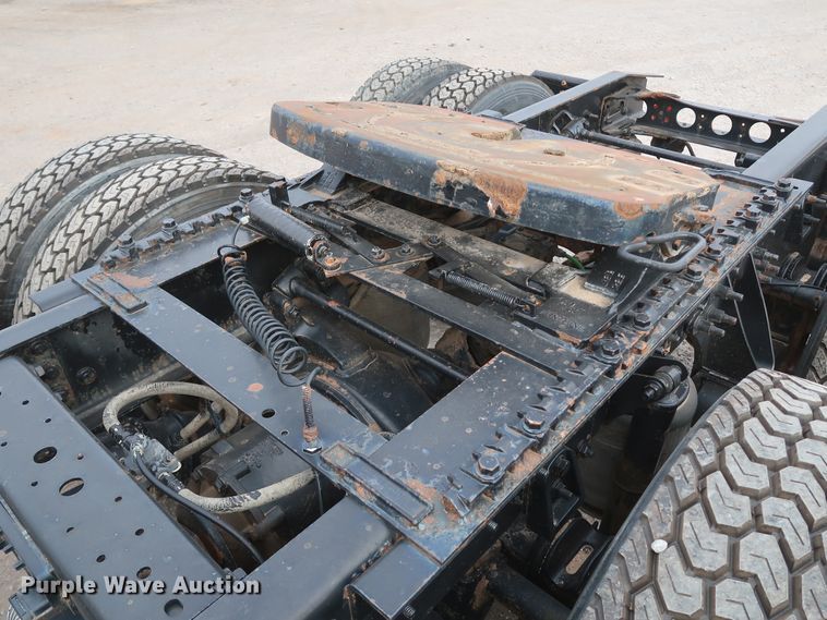 image for item DK3675 2012 International TranStar 8600  semi truck