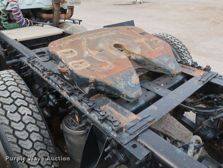 image for item DK3675 2012 International TranStar 8600  semi truck