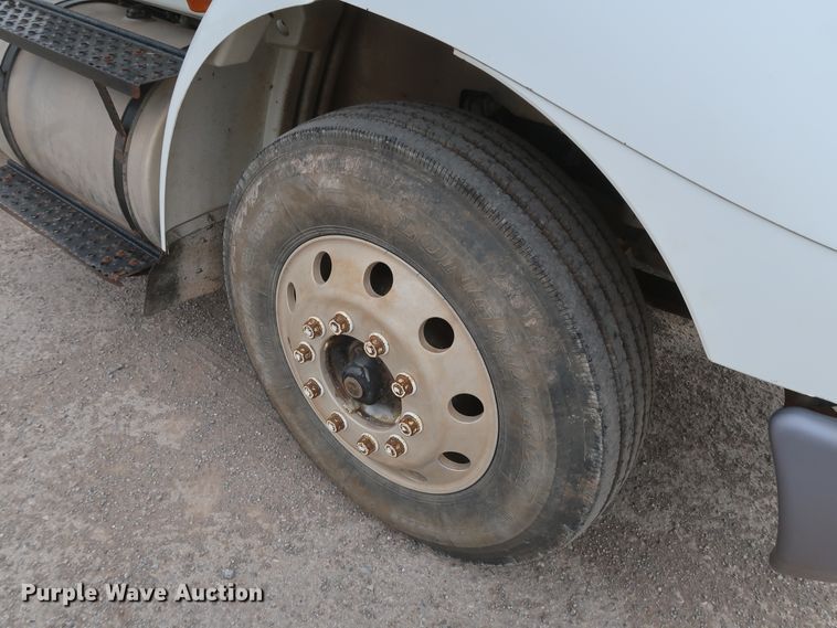 image for item DK3675 2012 International TranStar 8600  semi truck