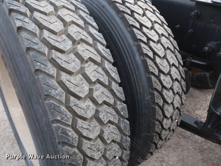 image for item DK3675 2012 International TranStar 8600  semi truck