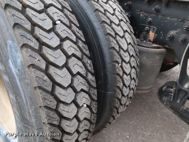 image for item DK3675 2012 International TranStar 8600  semi truck