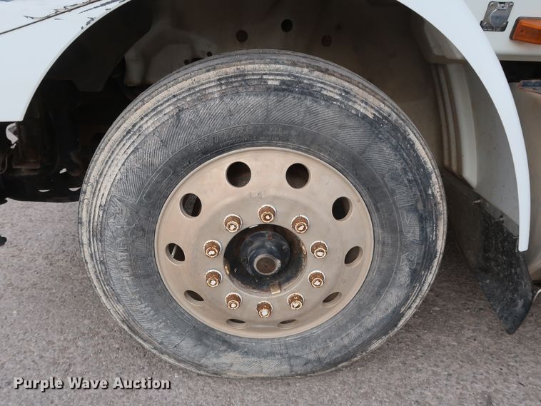 image for item DK3675 2012 International TranStar 8600  semi truck