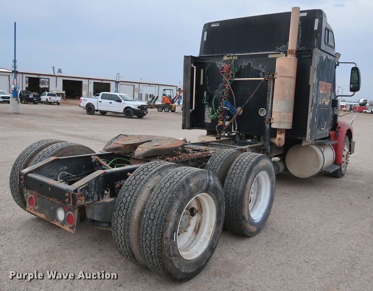 image for item DK3676 2007 International 9200i Eagle  semi truck