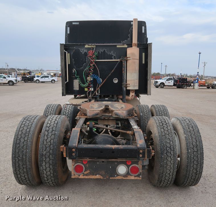 image for item DK3676 2007 International 9200i Eagle  semi truck