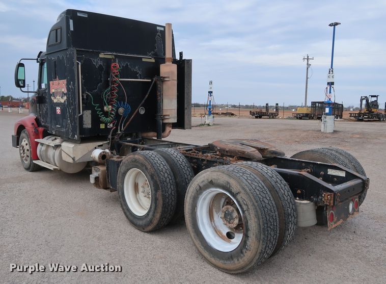 image for item DK3676 2007 International 9200i Eagle  semi truck