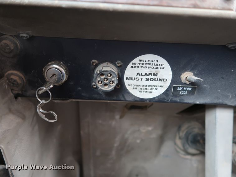 image for item DK3676 2007 International 9200i Eagle  semi truck