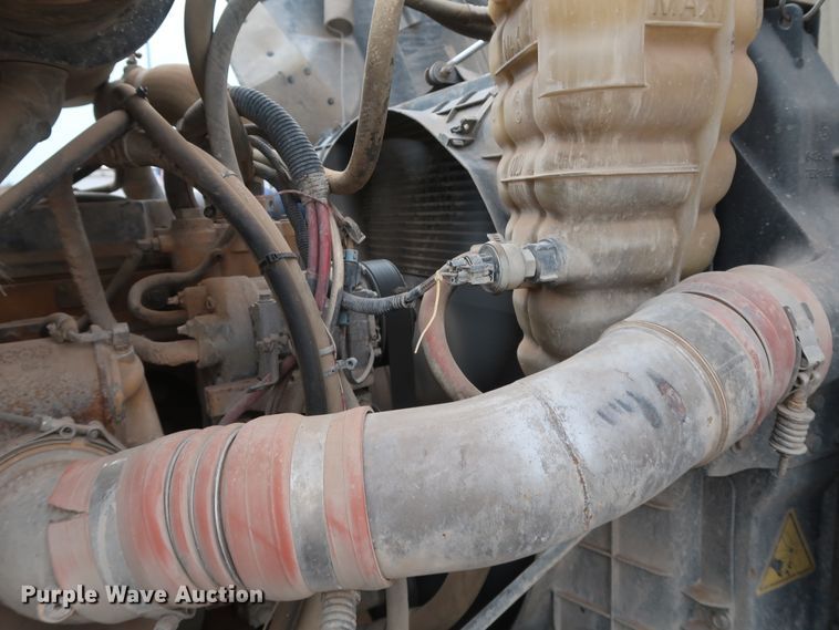 image for item DK3676 2007 International 9200i Eagle  semi truck