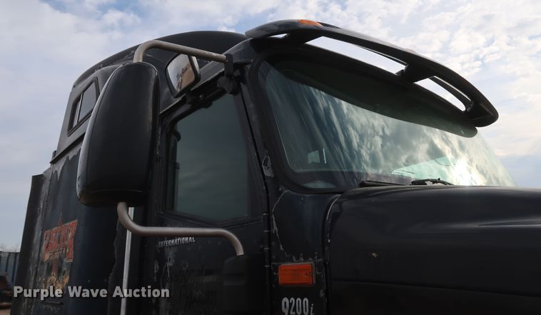 image for item DK3676 2007 International 9200i Eagle  semi truck