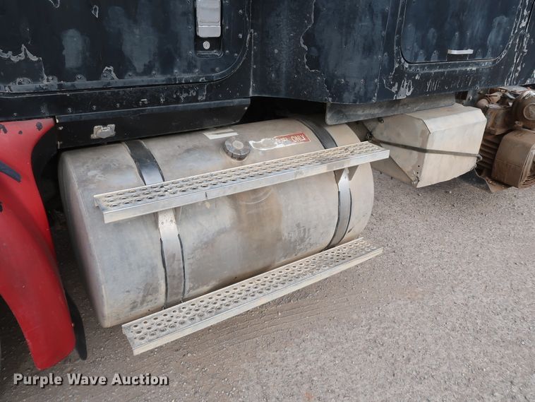 image for item DK3676 2007 International 9200i Eagle  semi truck