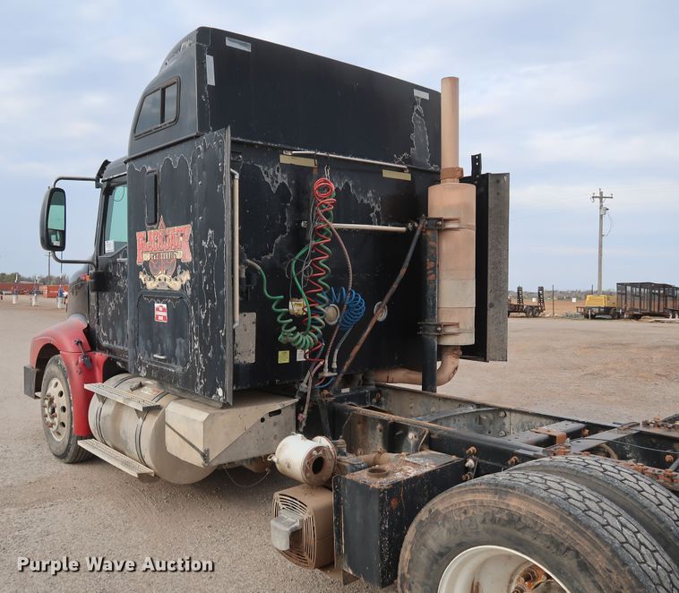 image for item DK3676 2007 International 9200i Eagle  semi truck