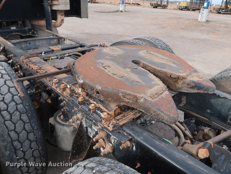 image for item DK3676 2007 International 9200i Eagle  semi truck