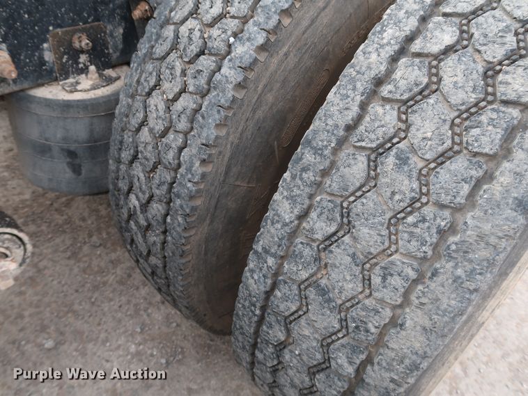 image for item DK3676 2007 International 9200i Eagle  semi truck