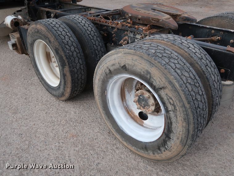 image for item DK3676 2007 International 9200i Eagle  semi truck