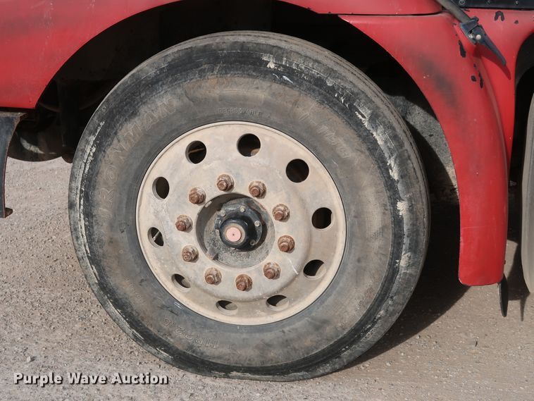 image for item DK3676 2007 International 9200i Eagle  semi truck