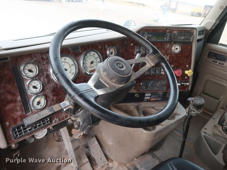 image for item DK3677 2007 International 9200i Eagle  semi truck