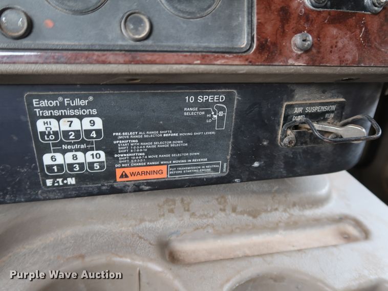 image for item DK3677 2007 International 9200i Eagle  semi truck