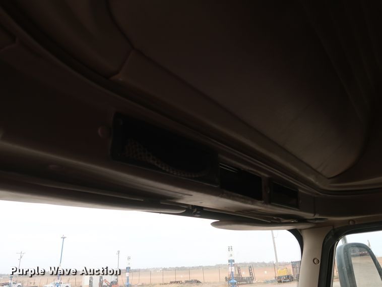 image for item DK3677 2007 International 9200i Eagle  semi truck