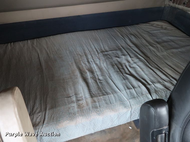 image for item DK3677 2007 International 9200i Eagle  semi truck