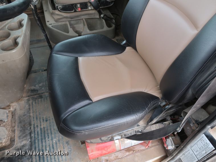 image for item DK3677 2007 International 9200i Eagle  semi truck