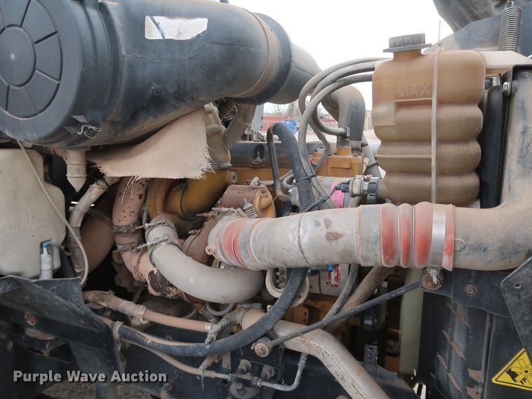 image for item DK3677 2007 International 9200i Eagle  semi truck