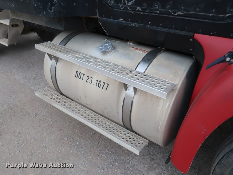 image for item DK3677 2007 International 9200i Eagle  semi truck