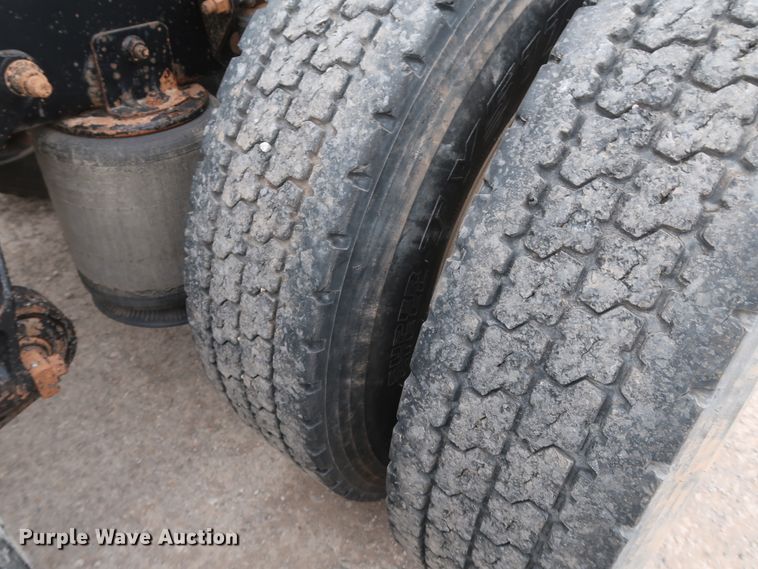 image for item DK3677 2007 International 9200i Eagle  semi truck