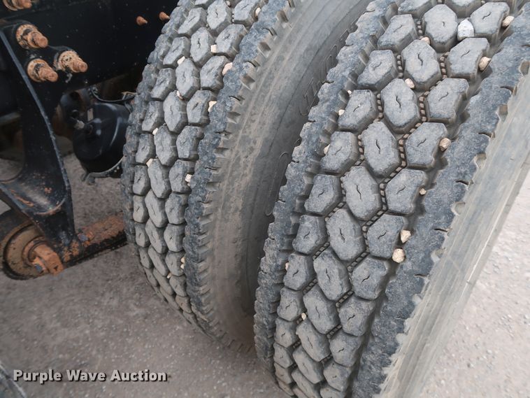 image for item DK3677 2007 International 9200i Eagle  semi truck