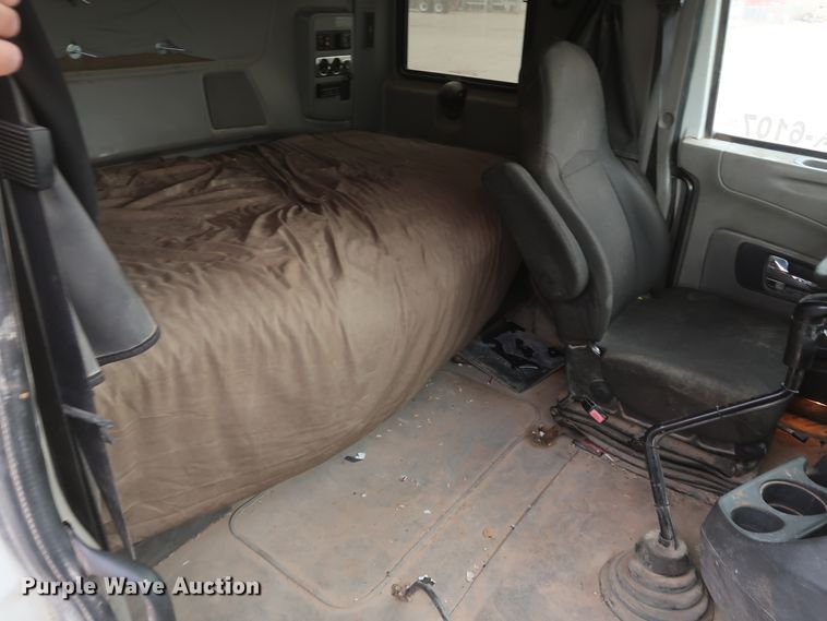 image for item DK3678 2012 International ProStar Plus 122  semi truck