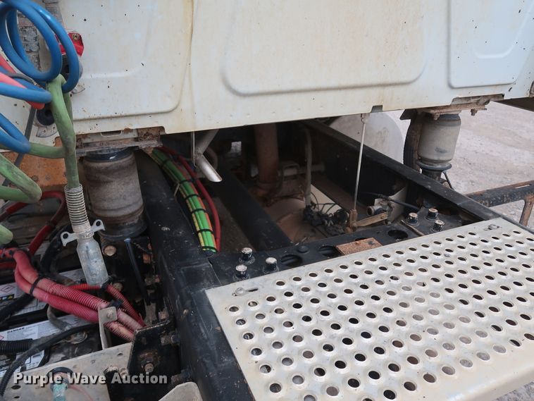 image for item DK3678 2012 International ProStar Plus 122  semi truck