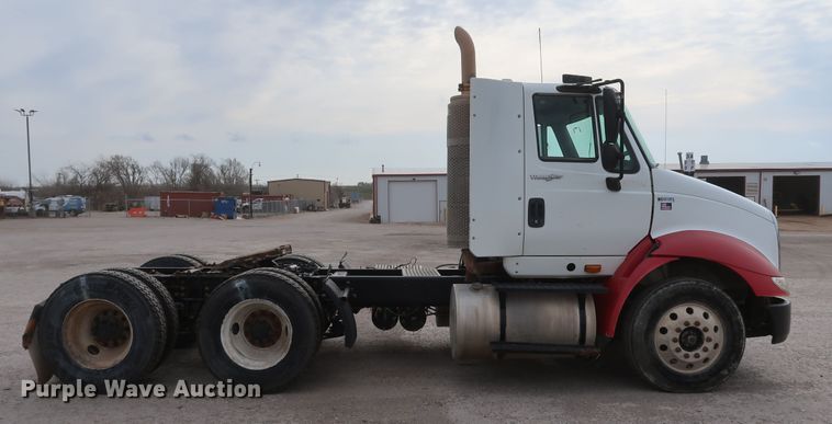 image for item DK3679 2012 International TranStar 8600  semi truck