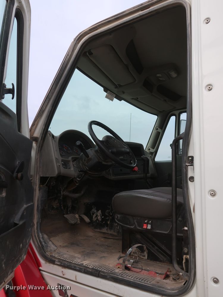 image for item DK3679 2012 International TranStar 8600  semi truck