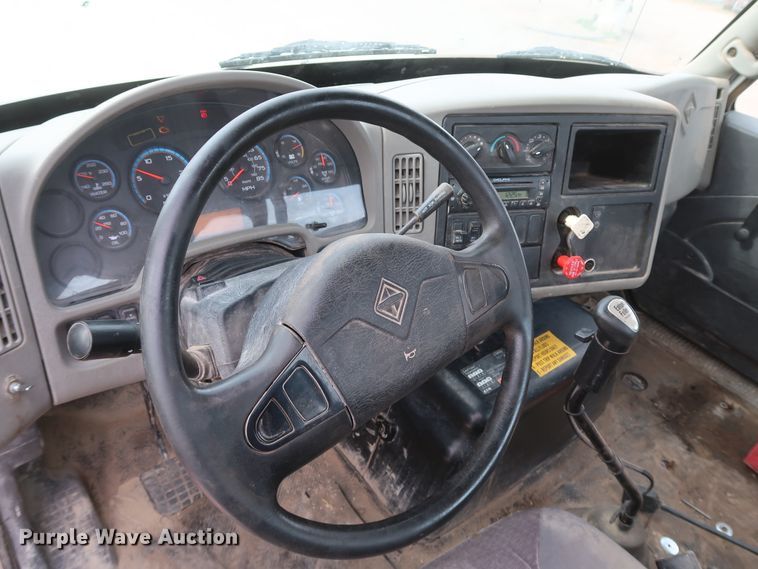 image for item DK3679 2012 International TranStar 8600  semi truck