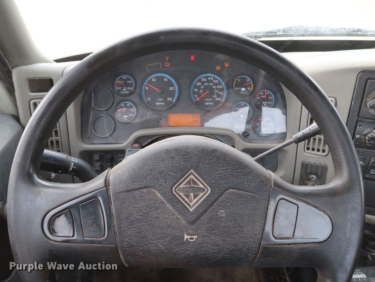 image for item DK3679 2012 International TranStar 8600  semi truck