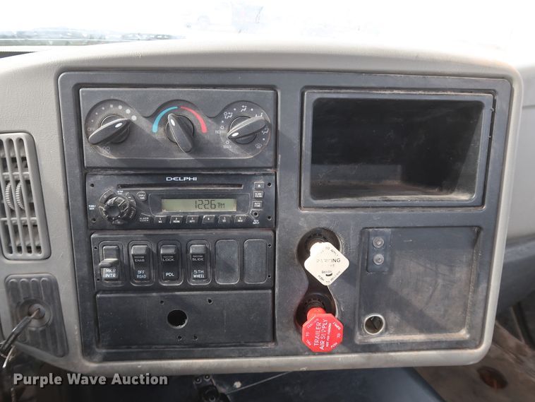 image for item DK3679 2012 International TranStar 8600  semi truck