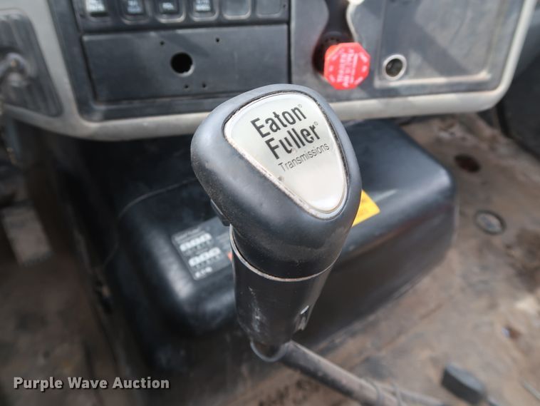 image for item DK3679 2012 International TranStar 8600  semi truck