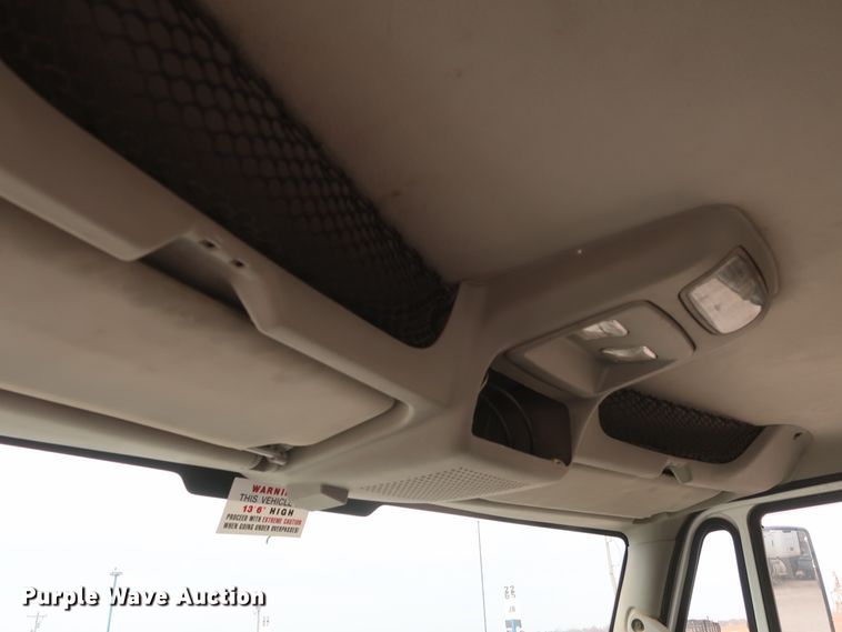 image for item DK3679 2012 International TranStar 8600  semi truck