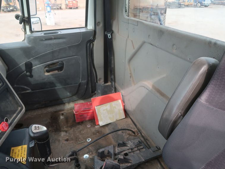 image for item DK3679 2012 International TranStar 8600  semi truck