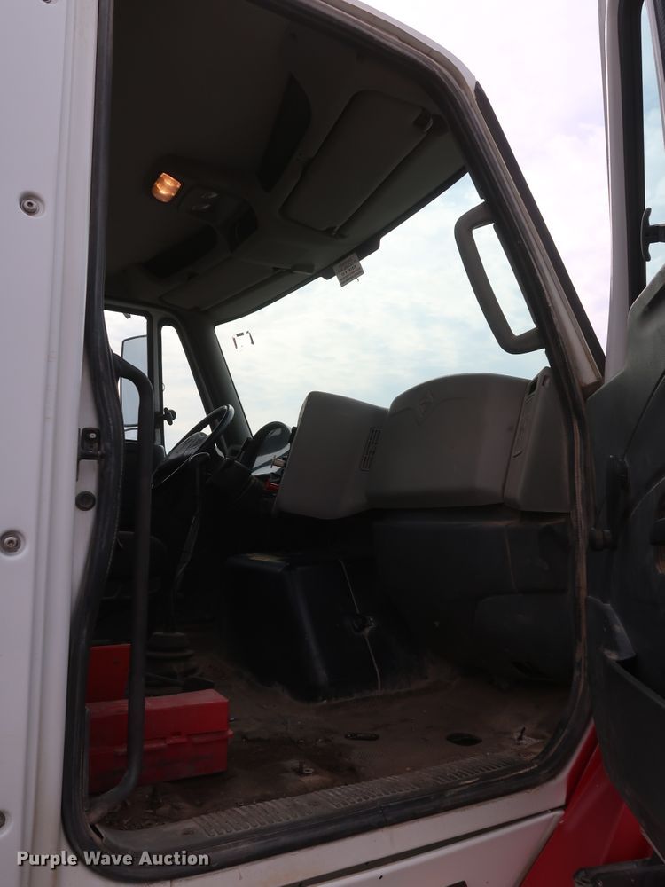 image for item DK3679 2012 International TranStar 8600  semi truck