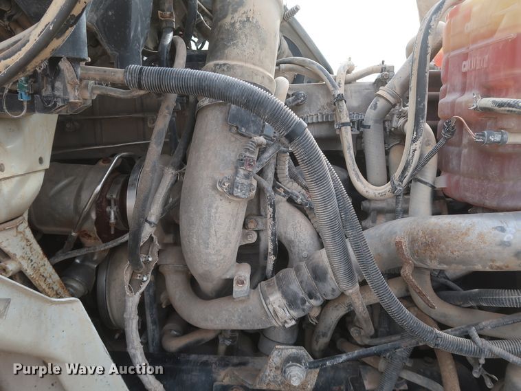 image for item DK3679 2012 International TranStar 8600  semi truck