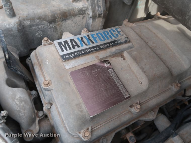 image for item DK3679 2012 International TranStar 8600  semi truck