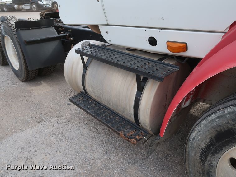 image for item DK3679 2012 International TranStar 8600  semi truck