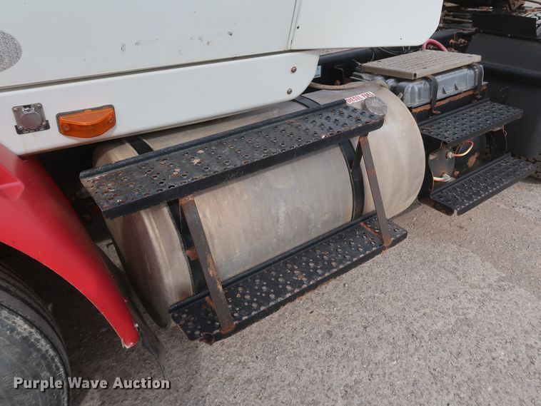 image for item DK3679 2012 International TranStar 8600  semi truck