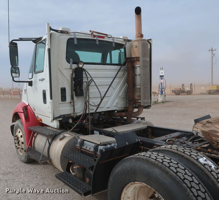 image for item DK3679 2012 International TranStar 8600  semi truck