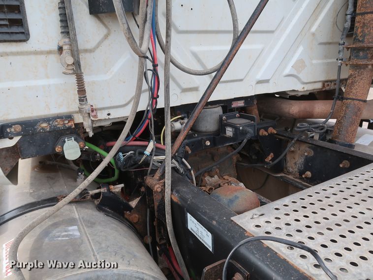 image for item DK3679 2012 International TranStar 8600  semi truck