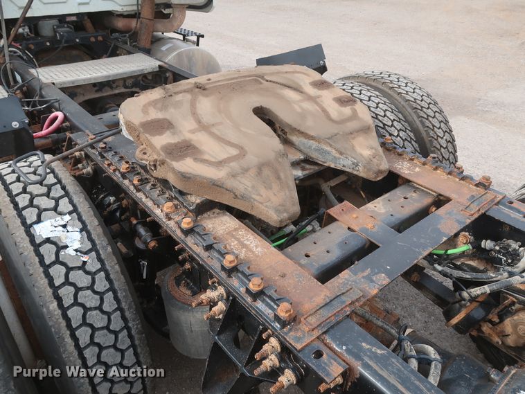 image for item DK3679 2012 International TranStar 8600  semi truck